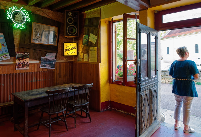 Bar-de-la-Fontaine-Foissy-les-Vezelay-photo-Pierrick-Bourgault_92905_DxO.jpg